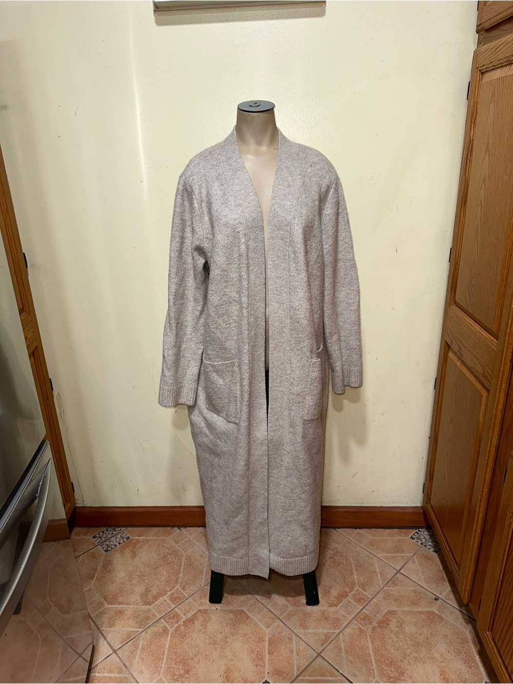 Woman’s Zara long sleeve open cardigan sweater